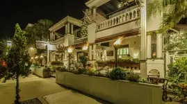 По соседству с потусторонним Отель Casablanca Inn.webp